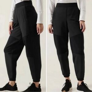 Athleta Jogger Women size Large Black Get Set Hybrid Athleisure Pockets Tapered